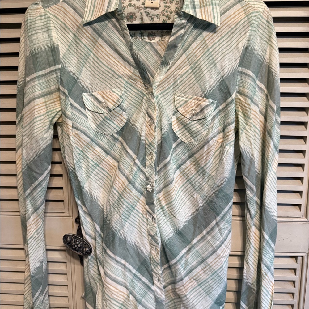 Maurices Plaid Button-Up Shirt in Green and White